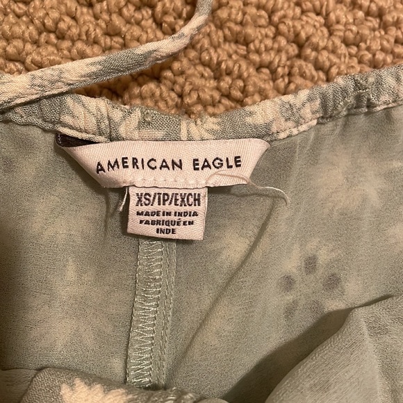 American Eagle floral mint green romper size XS, in excellent condition - Picture 4 of 4